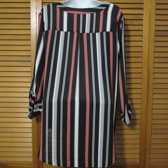 Cato top V neck black, white & brick colors, 3/4 sleeves like new size L - Picture 6 of 7